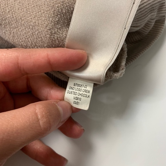 Old navy crewneck sweater - Picture 5 of 6